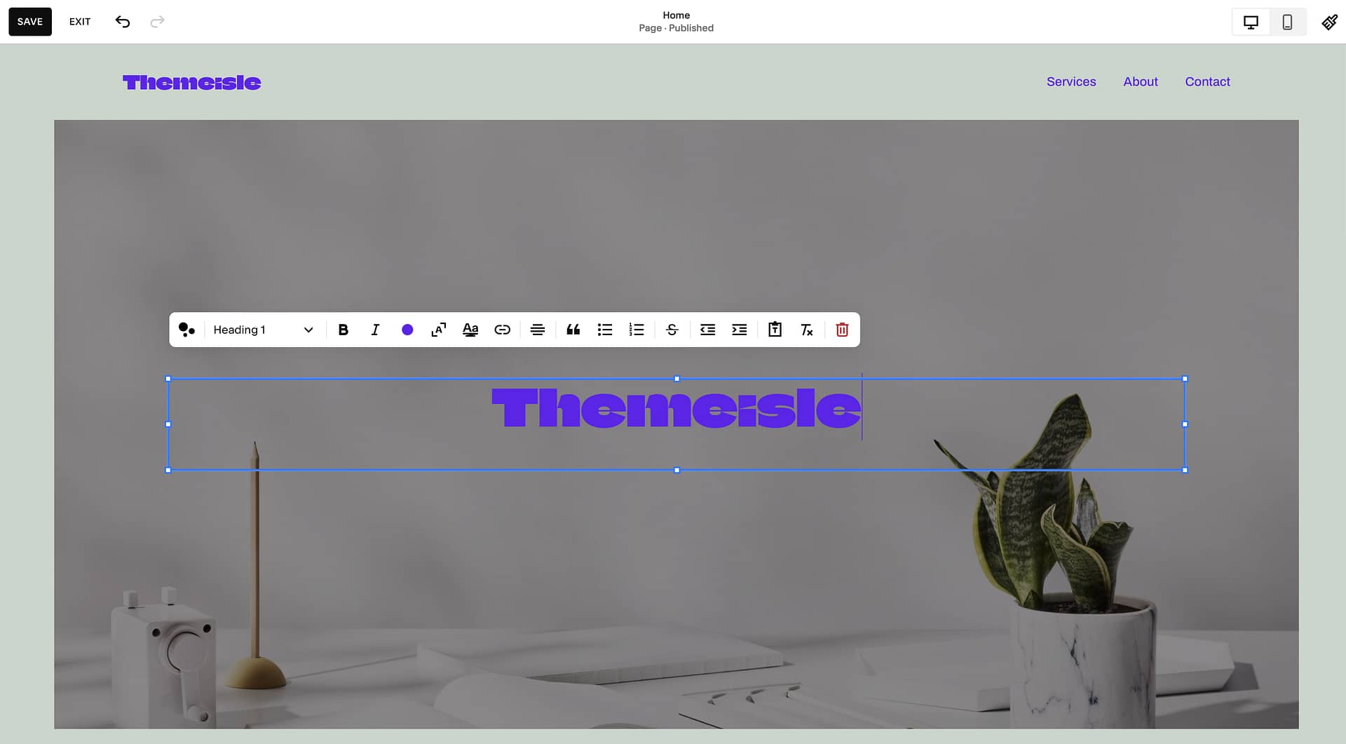 Adding a heading inside the Squarespace editor.